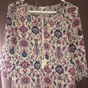Women’s floral shirt with cuffed sleeves🌸